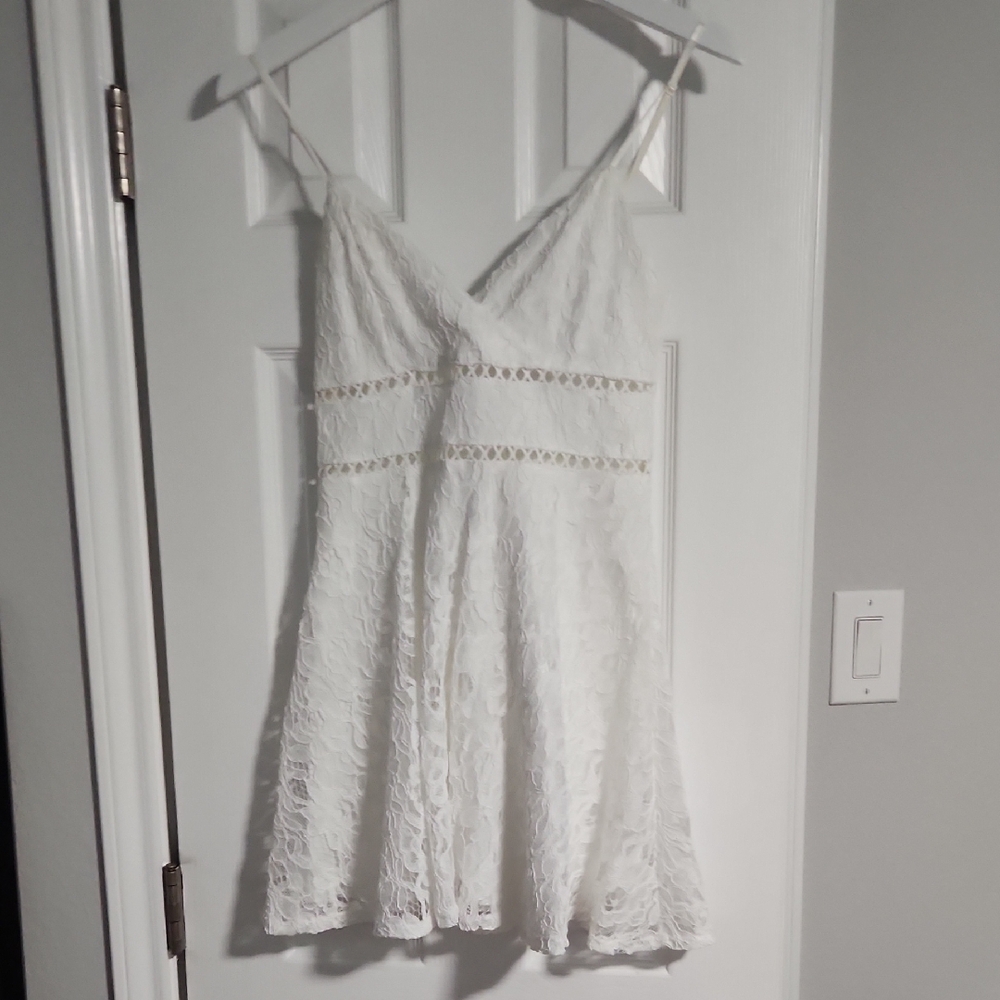 Trixxi Elegant White Garment